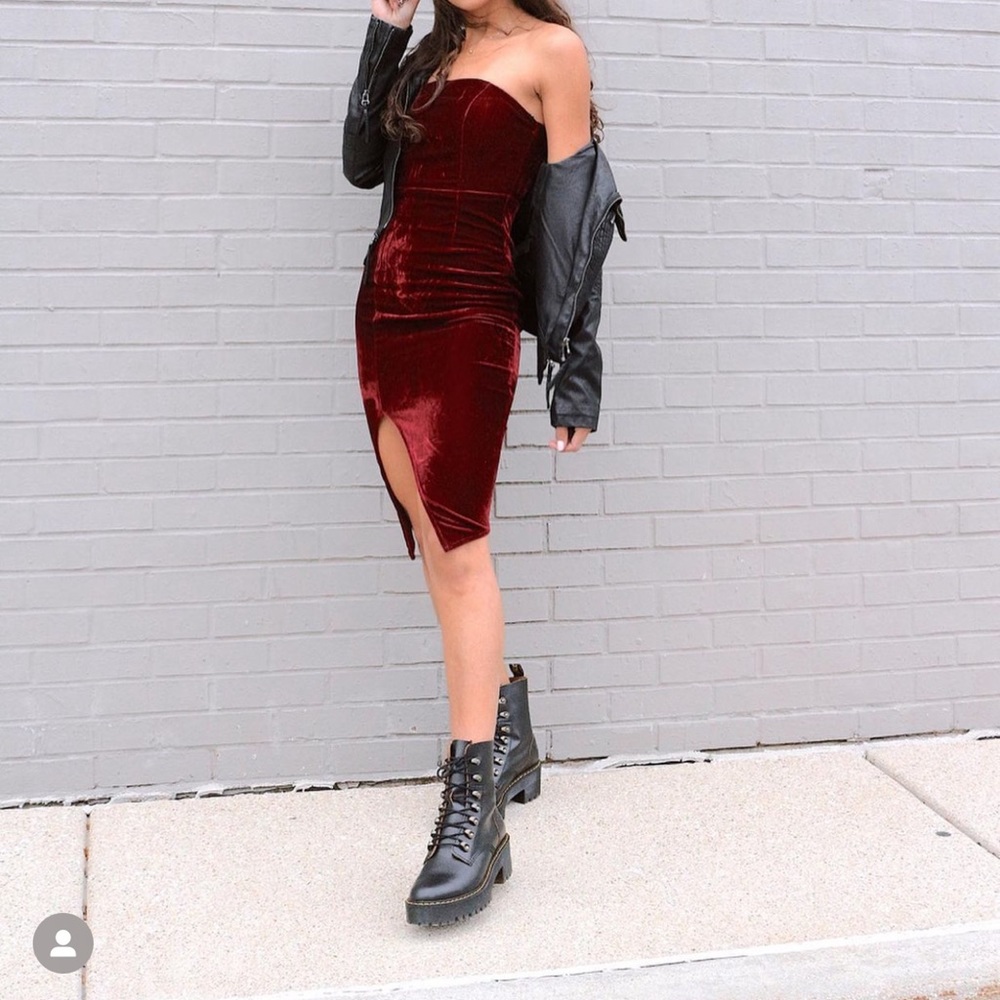 Velvet burgundy midi dress with slit